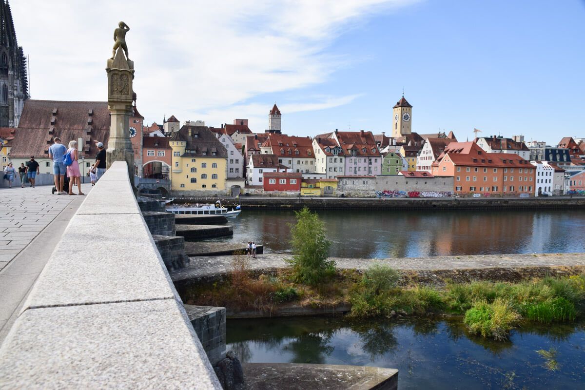 regensburg-steinerne-bruecke